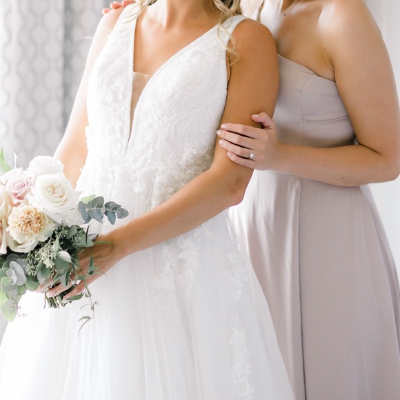 Wedding Dress - Picture 6 of 7